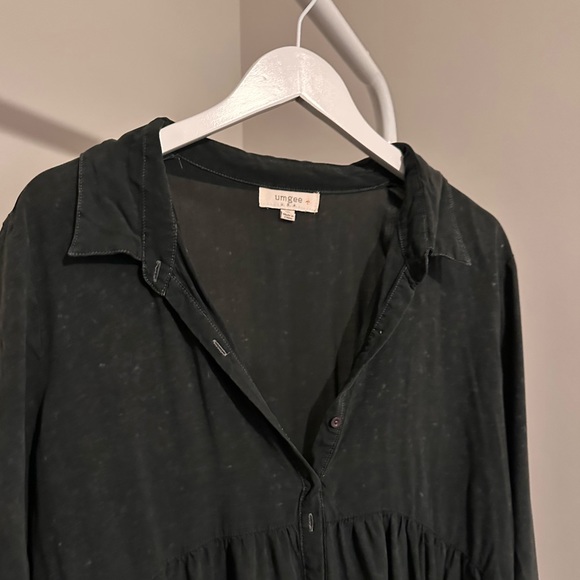 Boutique Blouse - Picture 2 of 2